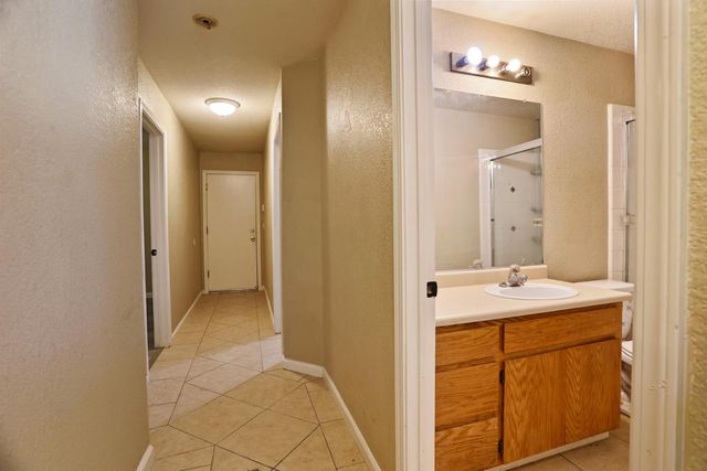 2416 S Fresno Ave, Stockton, CA 95206