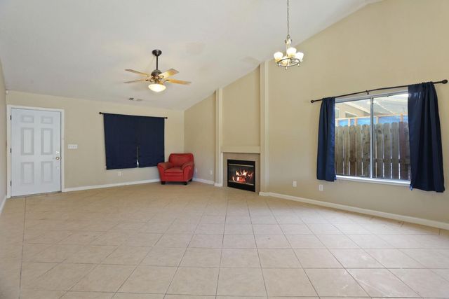2416 S Fresno Ave, Stockton, CA 95206