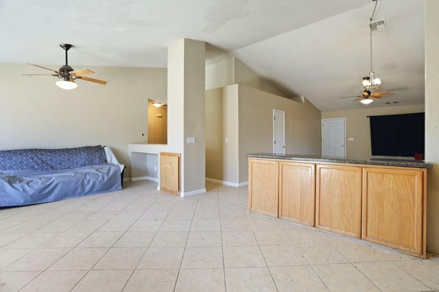 2416 S Fresno Ave, Stockton, CA 95206