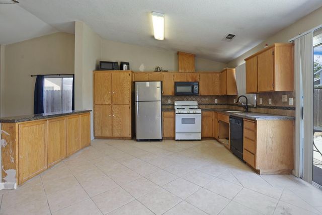 2416 S Fresno Ave, Stockton, CA 95206