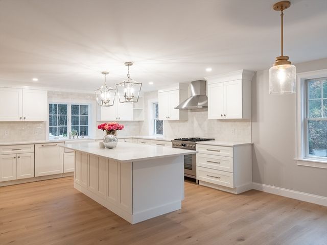 10 Penstock Ln, Marshfield, MA 02050