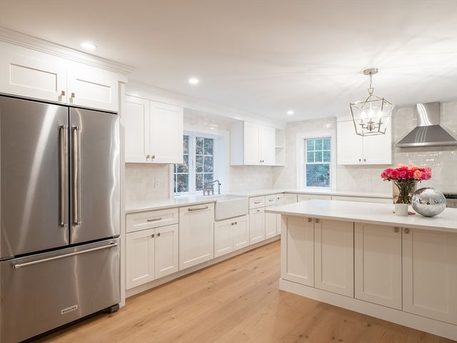 10 Penstock Ln, Marshfield, MA 02050