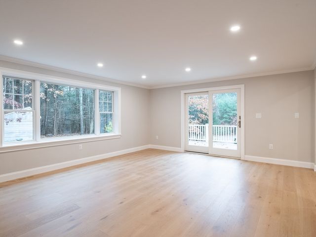 10 Penstock Ln, Marshfield, MA 02050