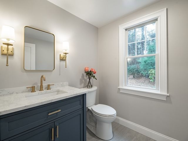 10 Penstock Ln, Marshfield, MA 02050