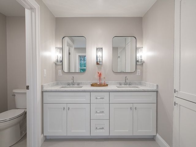 10 Penstock Ln, Marshfield, MA 02050