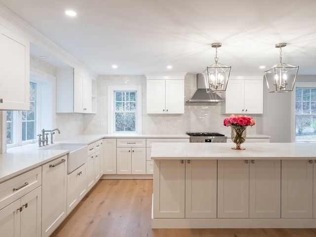 10 Penstock Ln, Marshfield, MA 02050