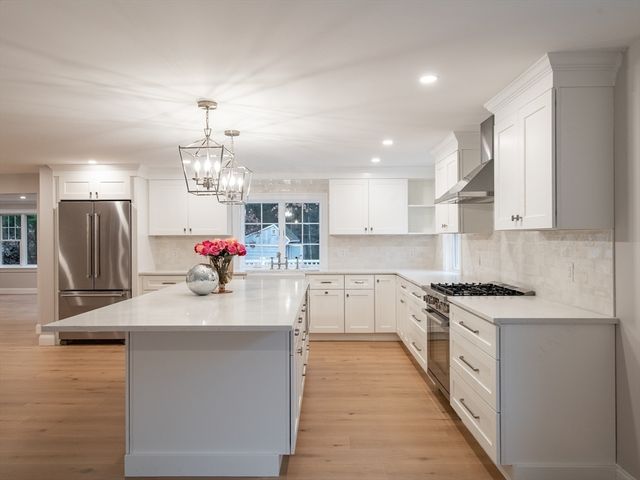 10 Penstock Ln, Marshfield, MA 02050