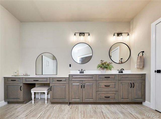 142 Crabapple School Court, Moscow Mills, MO 63362