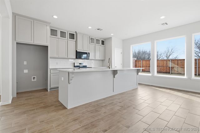 4912 N Walnut Avenue, Broken Arrow, OK 74012