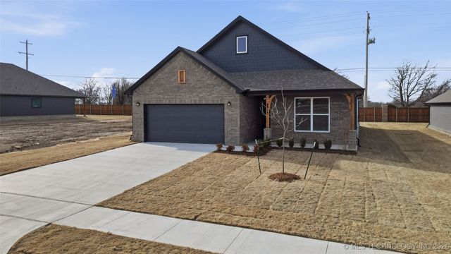 4912 N Walnut Avenue, Broken Arrow, OK 74012
