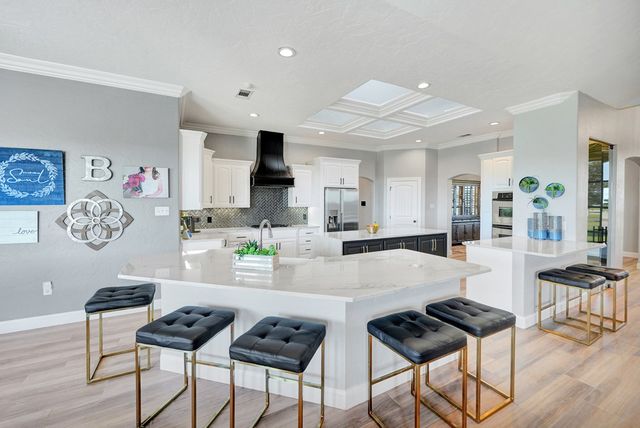 8301 Glasgow Dr, Midland, TX 79707