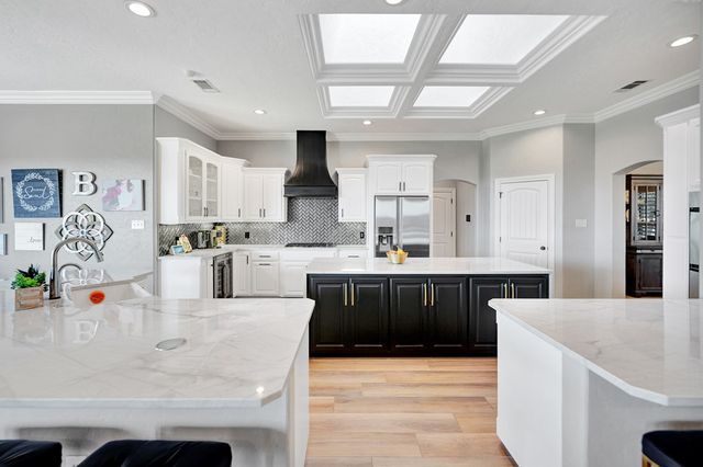 8301 Glasgow Dr, Midland, TX 79707