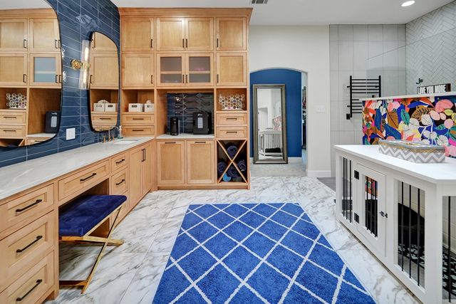 8301 Glasgow Dr, Midland, TX 79707