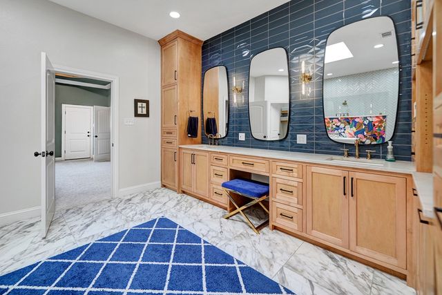 8301 Glasgow Dr, Midland, TX 79707