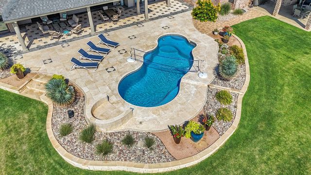 8301 Glasgow Dr, Midland, TX 79707