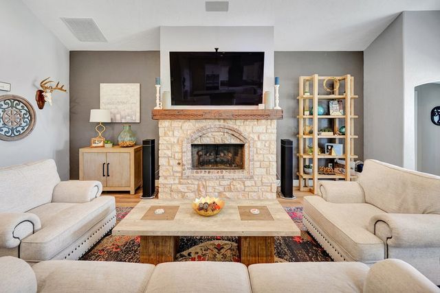 8301 Glasgow Dr, Midland, TX 79707