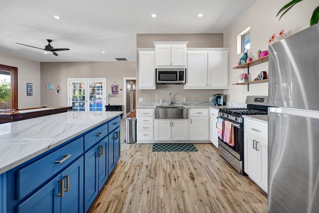 8301 Glasgow Dr, Midland, TX 79707