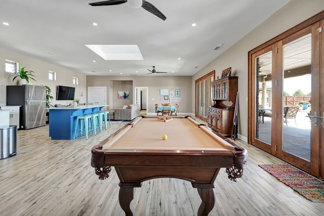 8301 Glasgow Dr, Midland, TX 79707