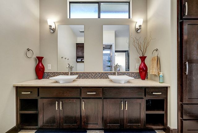 8301 Glasgow Dr, Midland, TX 79707