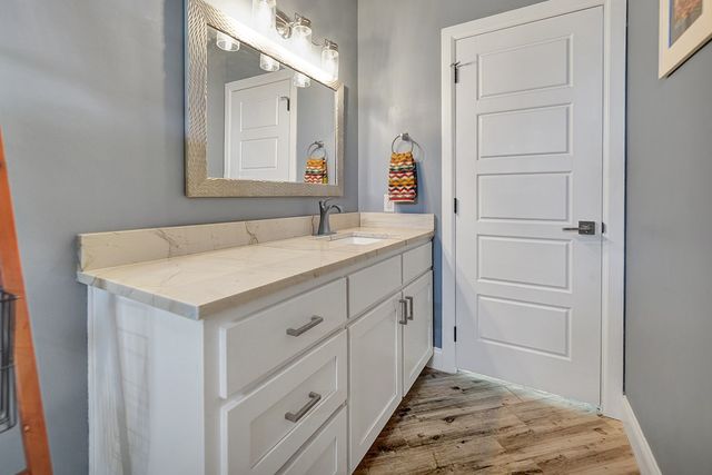 8301 Glasgow Dr, Midland, TX 79707