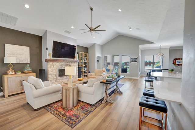 8301 Glasgow Dr, Midland, TX 79707