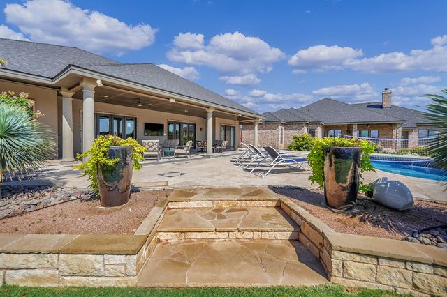 8301 Glasgow Dr, Midland, TX 79707