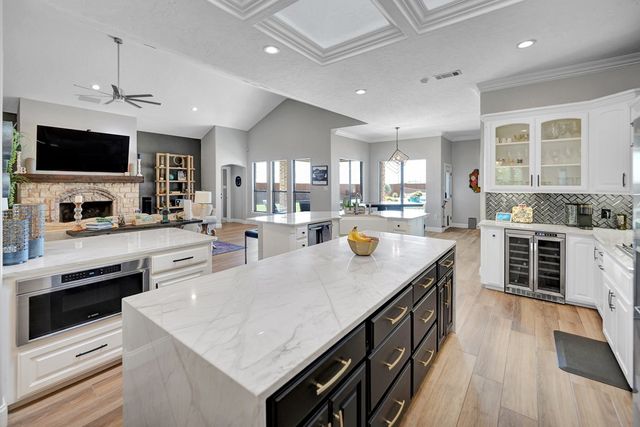 8301 Glasgow Dr, Midland, TX 79707