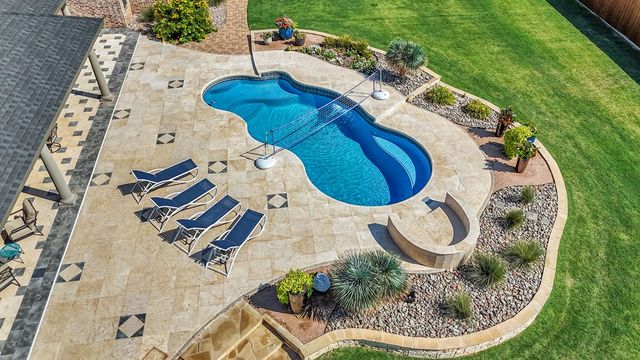 8301 Glasgow Dr, Midland, TX 79707