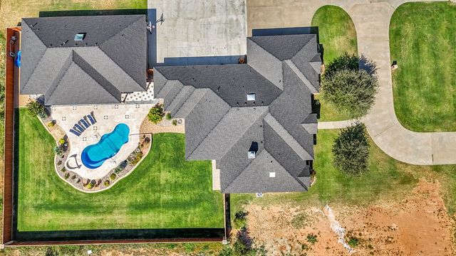 8301 Glasgow Dr, Midland, TX 79707