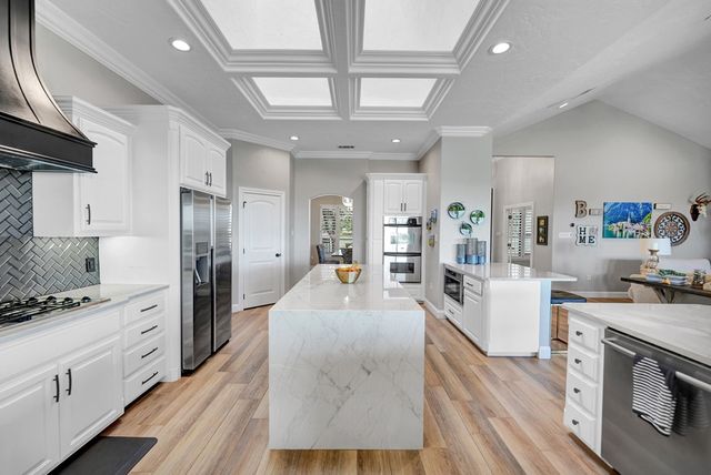 8301 Glasgow Dr, Midland, TX 79707