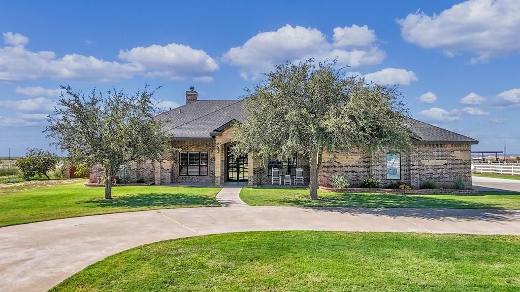 8301 Glasgow Dr, Midland, TX 79707