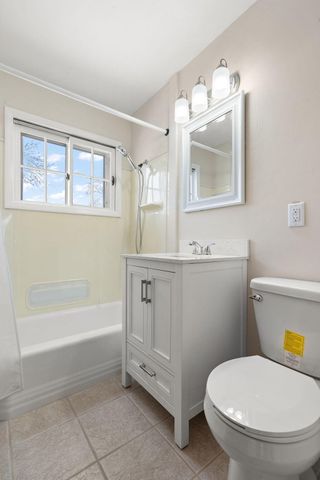 8228 Rutledge Street, Merrillville, IN 46410