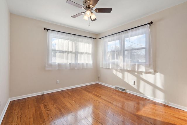 8228 Rutledge Street, Merrillville, IN 46410