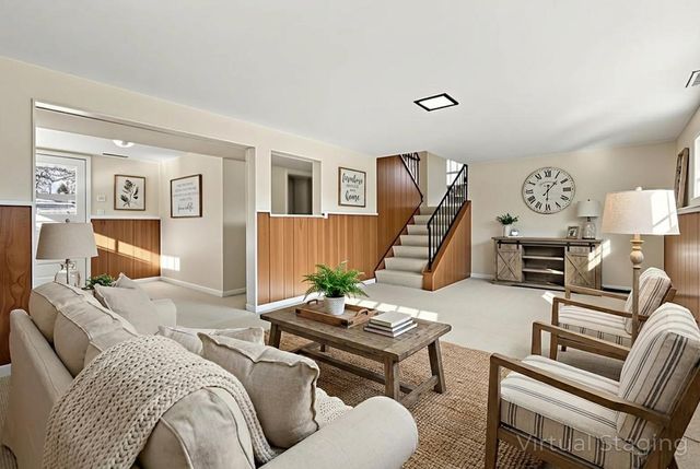 8228 Rutledge Street, Merrillville, IN 46410