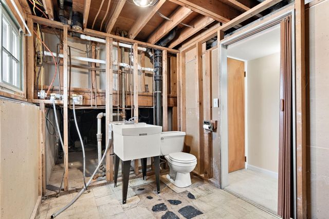 8228 Rutledge Street, Merrillville, IN 46410