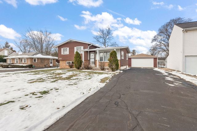 8228 Rutledge Street, Merrillville, IN 46410