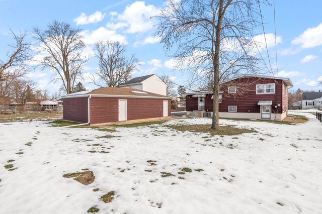 8228 Rutledge Street, Merrillville, IN 46410