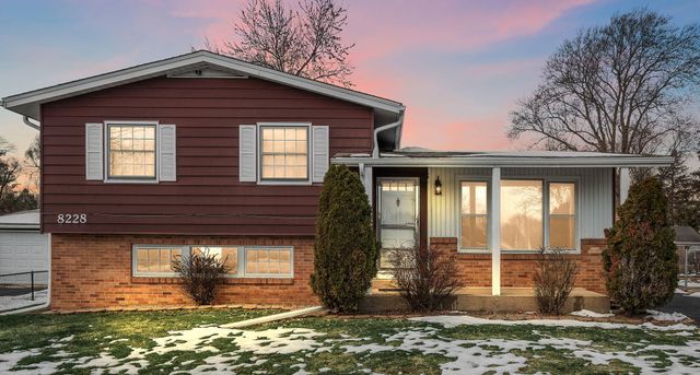 8228 Rutledge Street, Merrillville, IN 46410