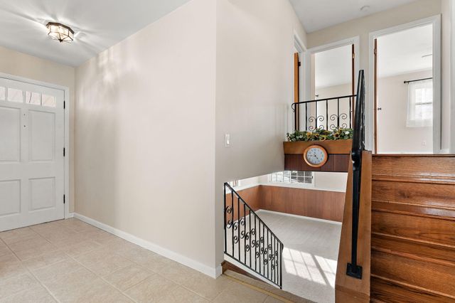 8228 Rutledge Street, Merrillville, IN 46410