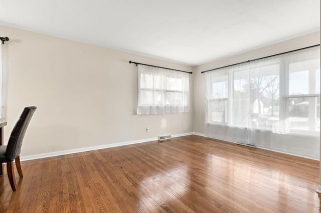 8228 Rutledge Street, Merrillville, IN 46410