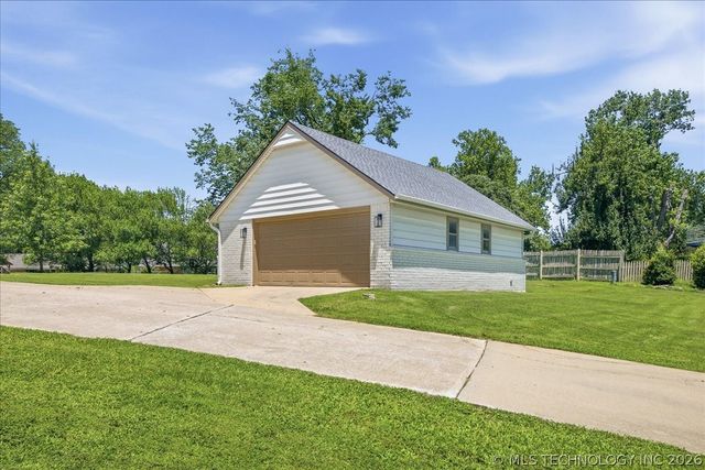 18013 E 93rd Street North, Owasso, OK 74055