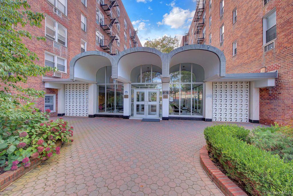 54-40 Little Neck Parkway 6M, Little Neck, NY 11362 — photo 3