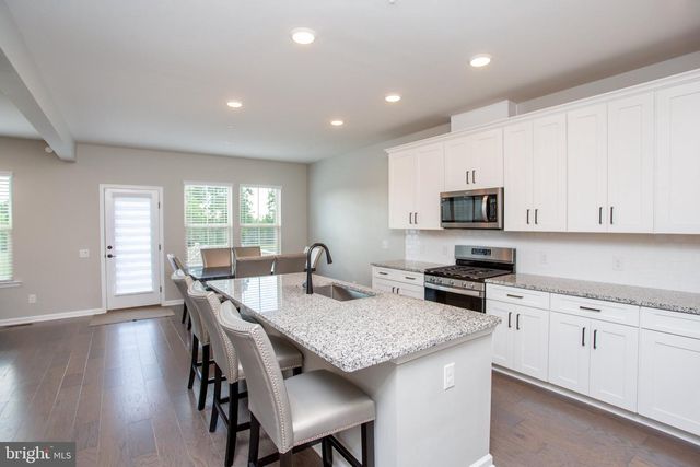 1006 MARQUIS LN, Jamison, PA 18929