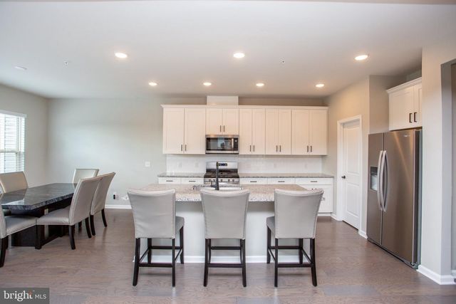 1006 MARQUIS LN, Jamison, PA 18929