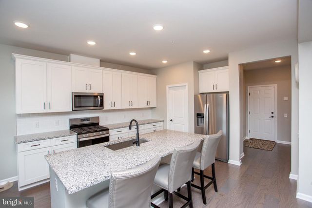 1006 MARQUIS LN, Jamison, PA 18929
