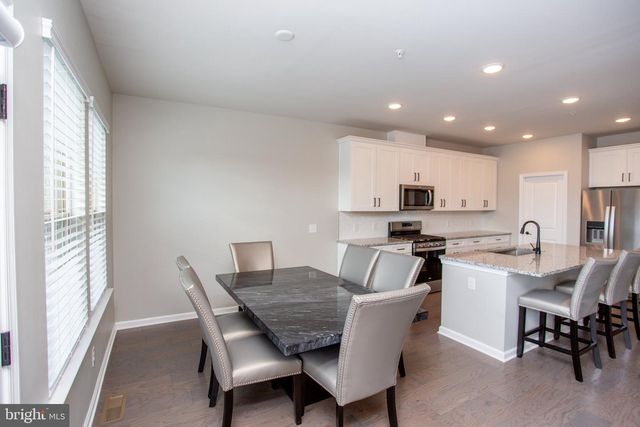 1006 MARQUIS LN, Jamison, PA 18929