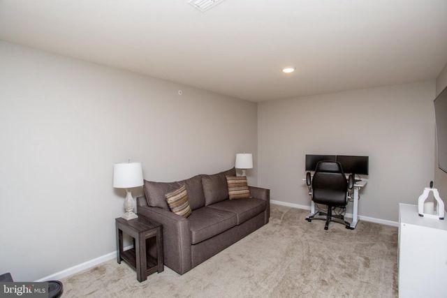1006 MARQUIS LN, Jamison, PA 18929