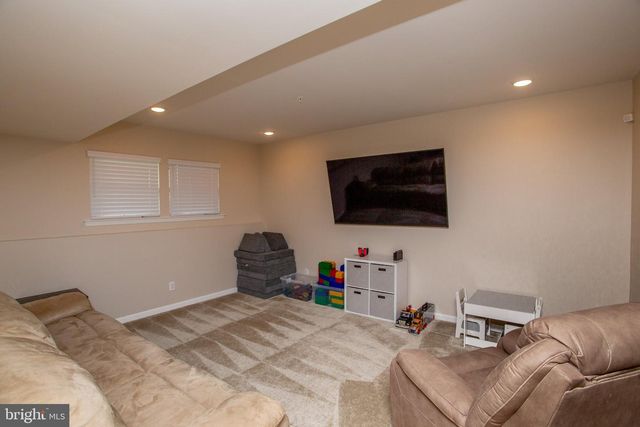 1006 MARQUIS LN, Jamison, PA 18929