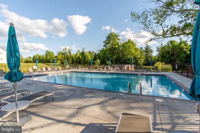 1006 MARQUIS LN, Jamison, PA 18929