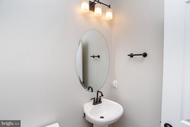 1006 MARQUIS LN, Jamison, PA 18929